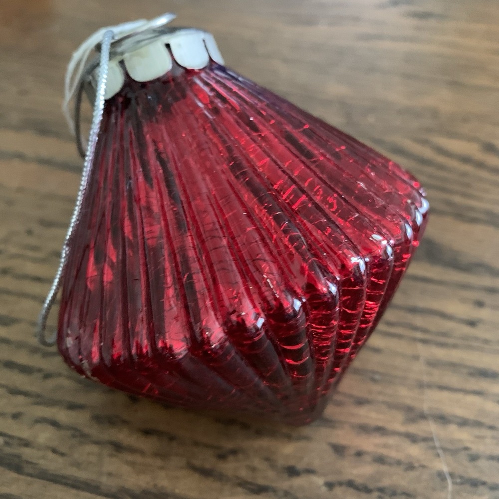 2 Vintage Red Diamond Cracked Heavy Glass Kugel Style Christmas Ornaments 5" - Picture 2 of 4